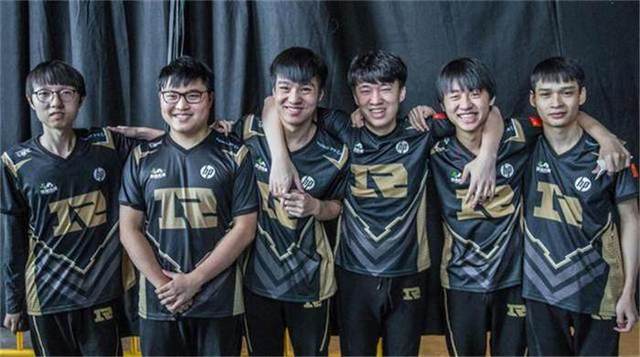 完全不像一 完全不像一